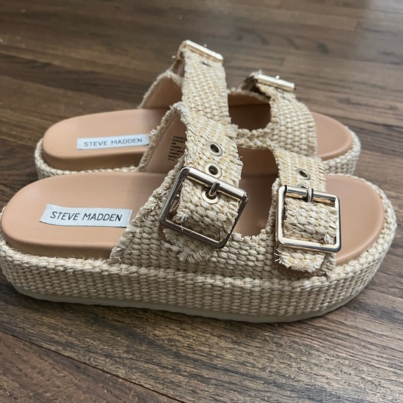 Steve Madden Shoes - Steve Madden Karrigan Sandals